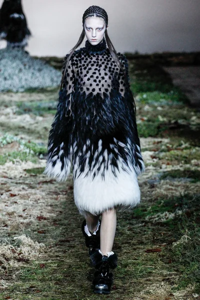 Look 14